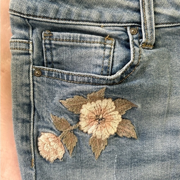 Velvet Heart Women’s Denim Jeans Sz 28 Roelle Girlfriend Slim Floral Embroidery - Picture 4 of 10